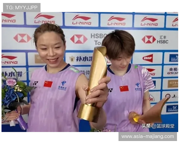 羽坛功勋退役仪式现场，队友贾一凡感动落泪瞬间