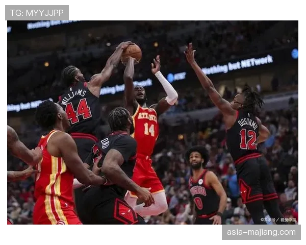 特写：转播方利用球员追踪数据，实时生成并显示“最佳投篮选择”可视化图表